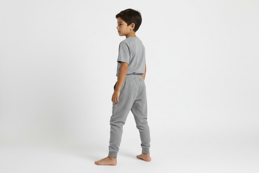 Jogger gris tres cuartos